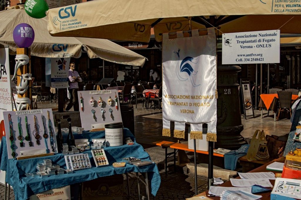 Evento dell'associazione in Piazza Bra a Verona